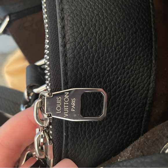 Louis Vuitton Black Bella Tote - Picture 9 of 15